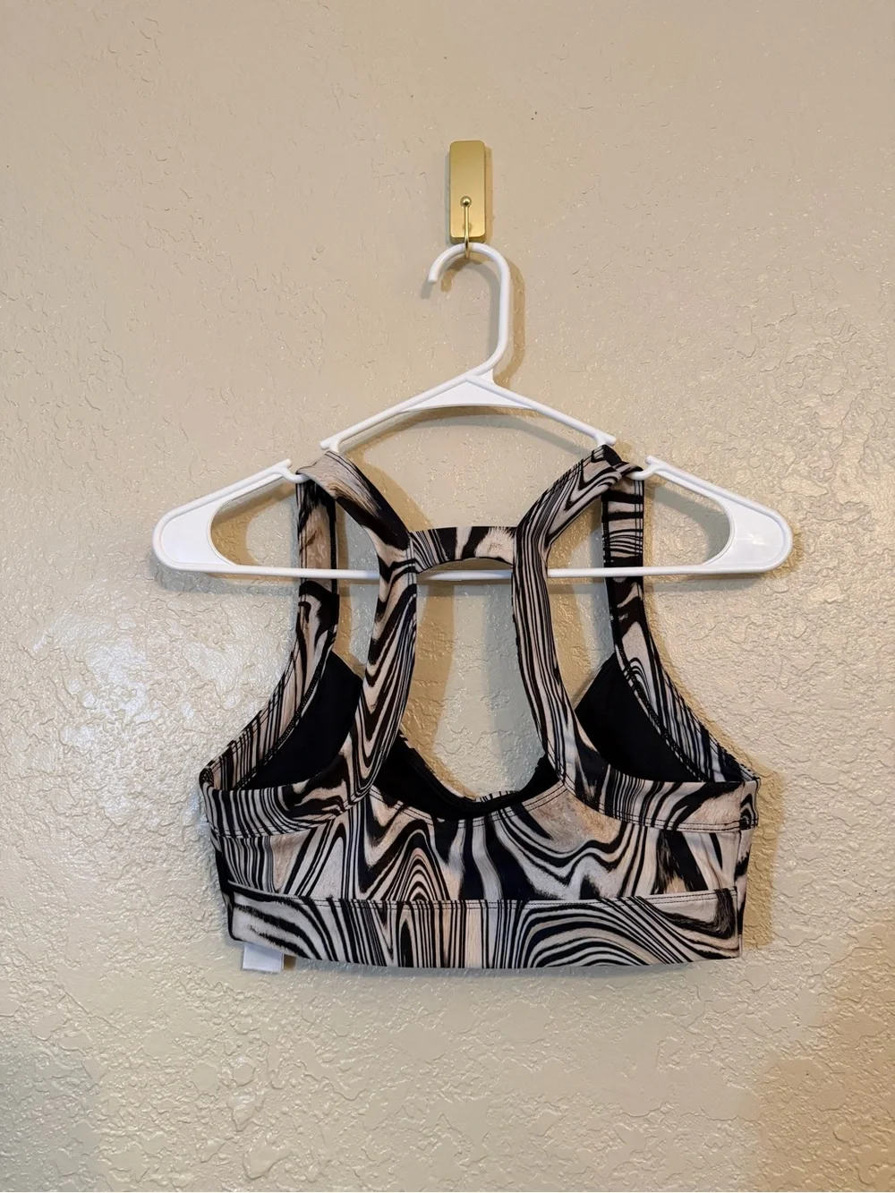 Good American Swirl Print Sports Bra - Black & Cream size 1